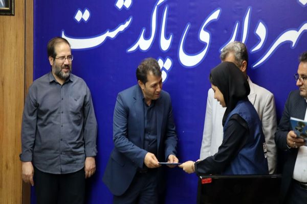 نشست صمیمانه شهردار پاکدشت با خبرنگاران و اصحاب رسانه