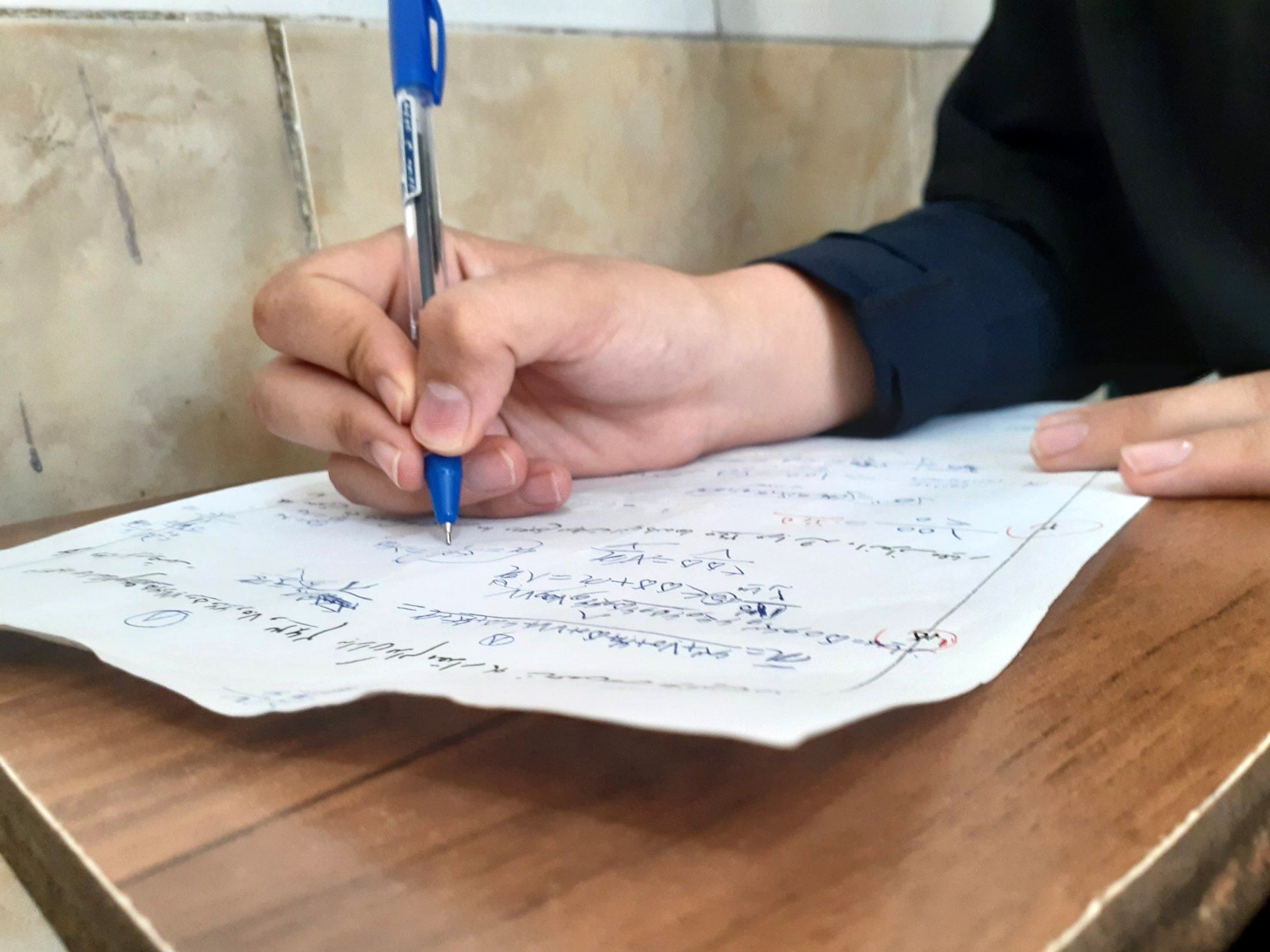 رقابت دانش‌آموزان خانمیرزا در امتحانات نهایی