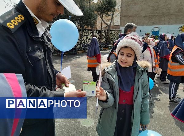 برگزاری طرح ایمنی  و سلامت با پویش نه به تصادف در مدرسه دختران شاخص 