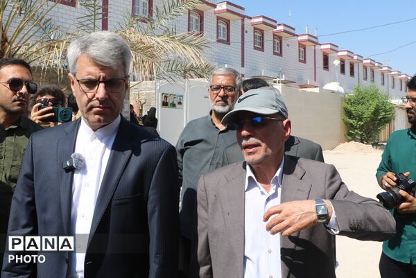 بازدید بقایی از مناطق جنگ‌زده لامرد