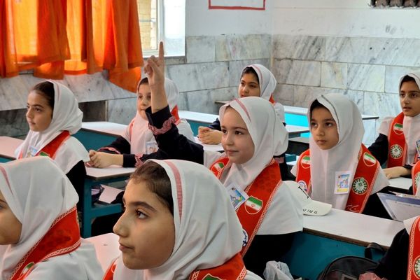  افتتاحیه‌ پایگاه تابستانی و برگزاری طرح حامی در مدرسه هدی ۱