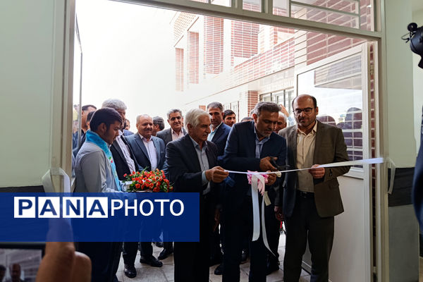 آیین بهره‌برداری از فضای آموزشی با مشارکت مردم در شیراز
