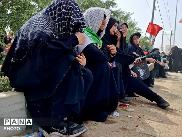 وداع پرشور نوجوانان با آقای شهید ایران 