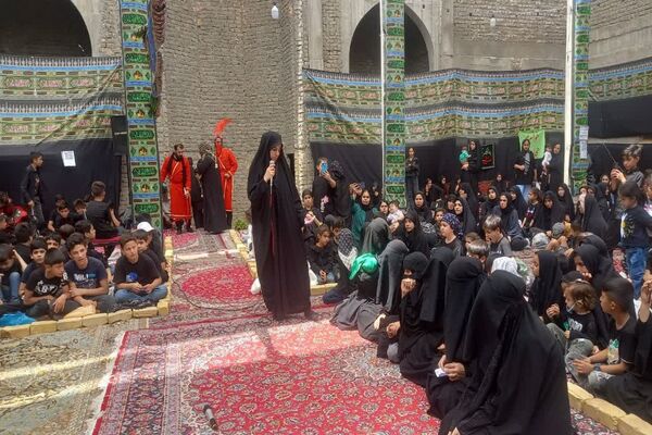 اجتماع بزرگ شیرخوارگان حسینی در شهرستان فاروج 
