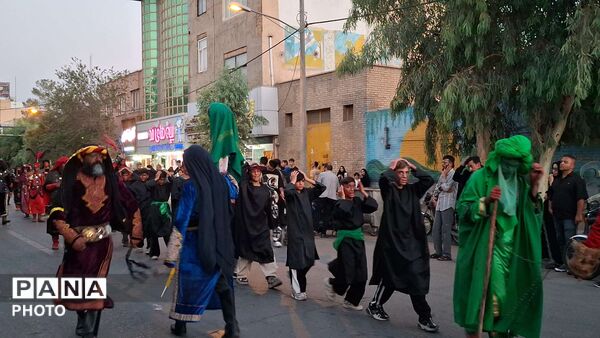 مراسم علَم کشی و کاروان نمادین اسرای کربلا در قم