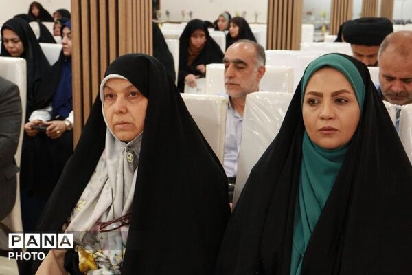 تجلیل از معاونین پرورشی و مربیان تربیتی منطقه ۱۴ تهران