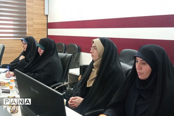 جلسه هماهنگی اولین کنگره گرامیداشت ۳۰۰۰ شهید شهرستان ری به میزبانی کهریزک