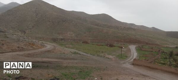 بارش باران بهاری در روستا بتو 