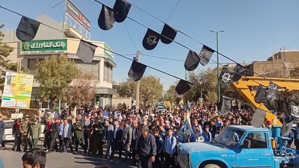 راهپیمایی بزرگ ۱۳ آبان در شازند؛ حضور گسترده مردم و دانش‌آموزان در حمایت از آرمان‌های انقلاب