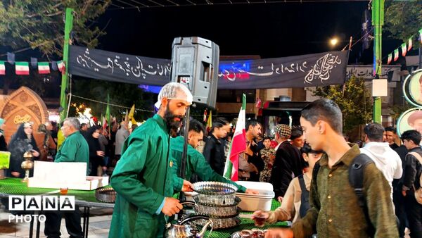 تجمع خودجوشانه مردم برای خونخواهی رهبر شهید مردم نیشابور