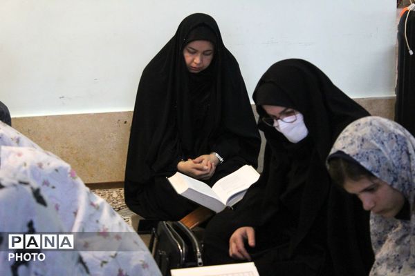 شب‌های دبیرستان  نسیبه در رمضان؛ تلفیق نور قرآن و شور افطاری