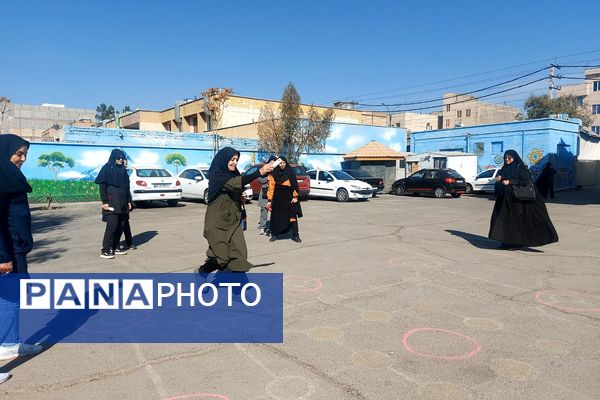 گردهمایی آموزگاران و دبیران درس تربیت بدنی منطقه کهریزک 