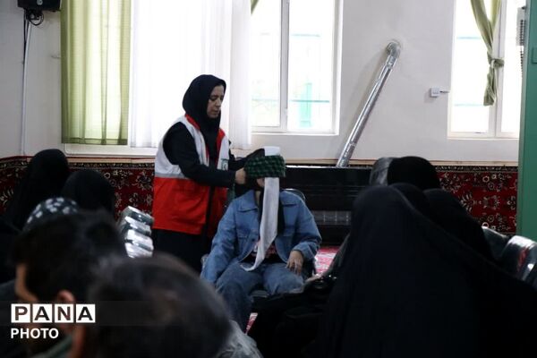 دوره امدادرسانی در مسجد قمر بنی هاشم کمالشهر کرج 