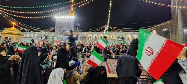 طنین گلبانگ انقلاب صحن انقلاب حرم مطهر  امام رضا (ع)