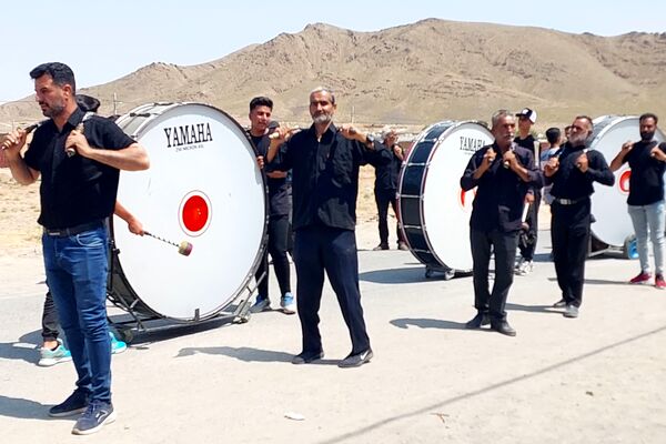 مراسم عزاداری و زنجیر‌زنی روز عاشورا در بوانات