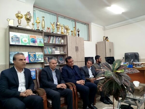 بازدید معاون فعالیت‌های تشکیلاتی سازمان دانش‌آموزی از مدارس تمام تشکیلاتی مدارس خدابنده
