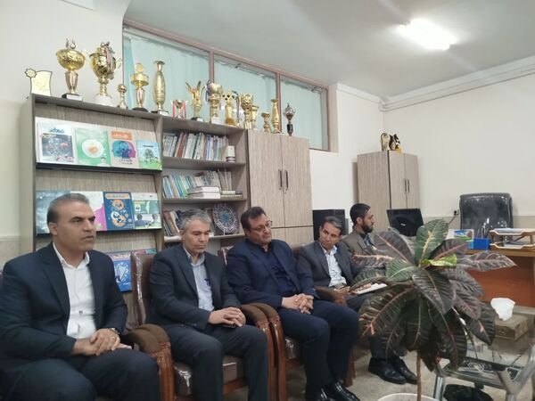 بازدید معاون فعالیت‌های تشکیلاتی سازمان دانش‌آموزی از مدارس تمام تشکیلاتی مدارس خدابنده