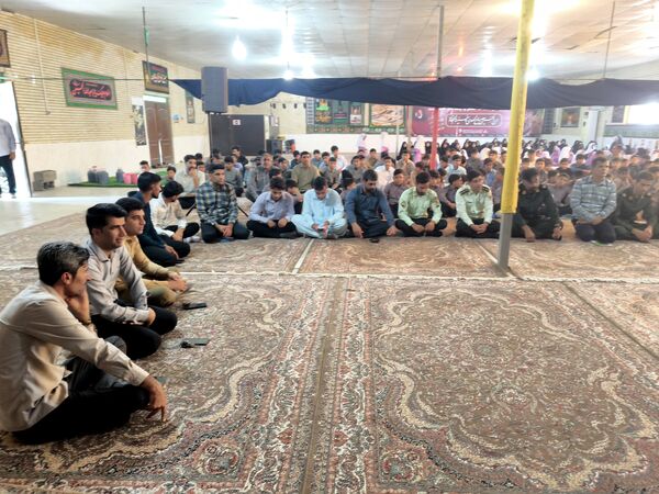 جشن آغاز سال تحصیلی و گرامیداشت هفته دفاع مقدس در حسینیه سیدالشهداء روستای مزرعه شهید بهشتی
