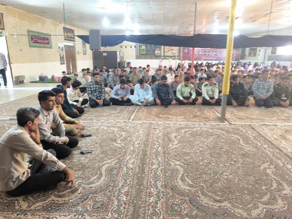 جشن آغاز سال تحصیلی و گرامیداشت هفته دفاع مقدس در حسینیه سیدالشهداء روستای مزرعه شهید بهشتی