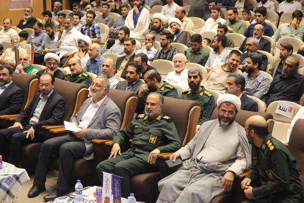 جلوه‌هایی از دومین دوره جشنواره روایت جهاد در قم -1