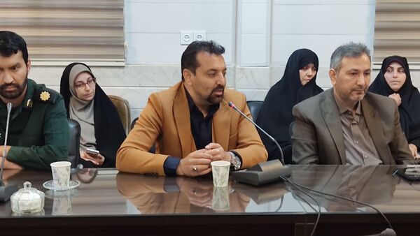 دیدار کادر آموزشی مدارس و دانش‌آموزان با امام جمعه شهرستان ساوه