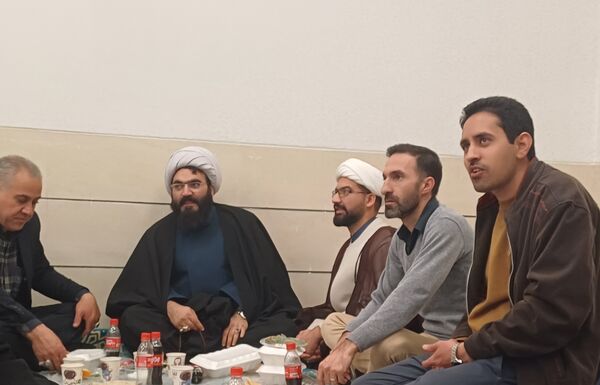 ضیافت افطاری همزمان با ولادت امام حسن  مجتبی(ع) در دبستان شهید عبایی ۲