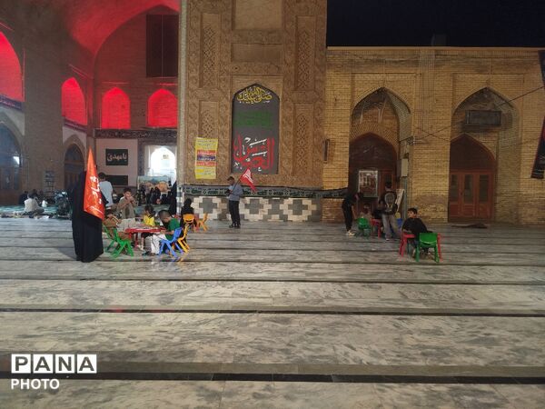 بار دگر سرگرمی کودکان در غرفه کودک مسجد جامع 