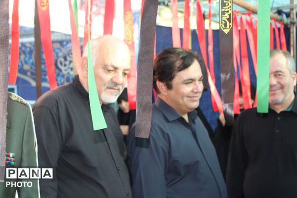 همدلی خادمان در موکب امام خامنه‌ای