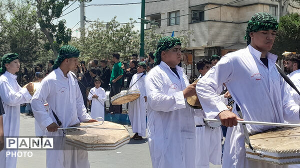 قافله عزاداری ظهر تاسوعا به یاد علمدار کربلا