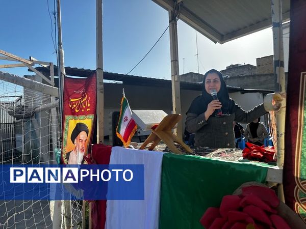 نواختن زنگ انقلاب در دبیرستان هیأت‌امنایی طه