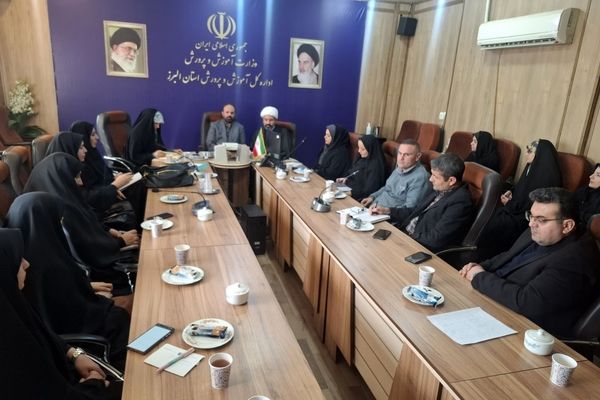 جلسه توجیهی مدیران و مربیان منتخب مدارس طرح ملی باانرژی‌ها 