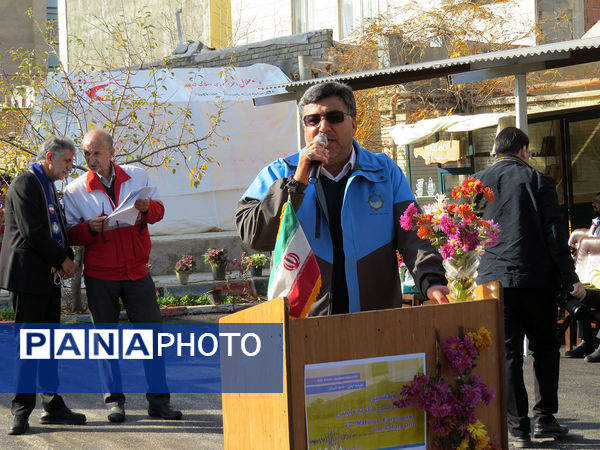برگزاری مانور زلزله در هنرستان محمودیه شهرستان بجنورد 
