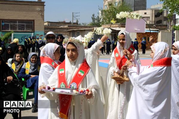 زنگ سپاس معلم در فاروج به صدا در آمد 