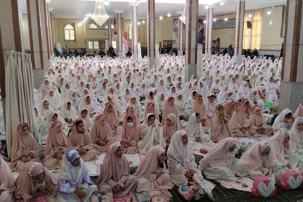 جشن تکلیف هزار دانش‌آموز دختر ناحیه ۳ شیراز