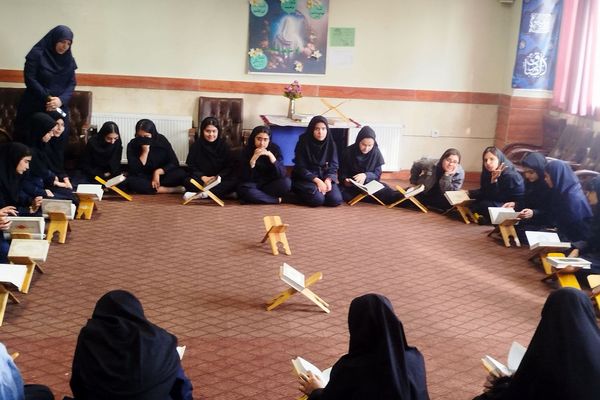 محفل نورانی قرآن کریم در مدارس کوثر ۲ و جدلی ناحیه دو شهرری 