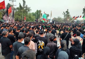 شور حماسی وحضور مردم رودان در عاشورای حسینی