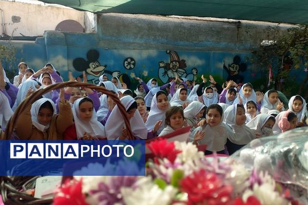 جشن میلاد بانوی نور در دبستان سرای دانش شهر قدس