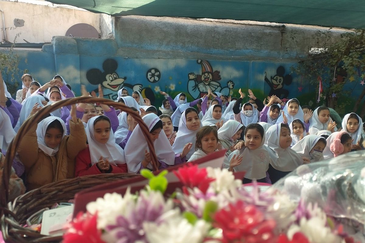 جشن میلاد بانوی نور در دبستان سرای دانش شهر قدس