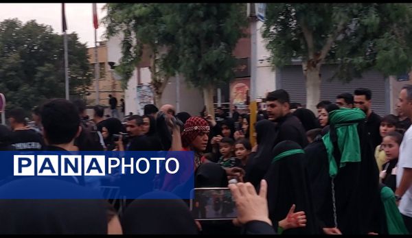جلوه‌هایی از حرکت نمادین کاروان اسرای کربلا در قم