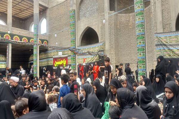 اجتماع بزرگ شیرخوارگان حسینی در شهرستان فاروج 