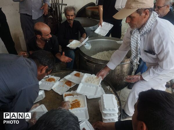 خادمان کوچک، قلبی به وسعت دریا؛ موکب‌هایی که مشهد را زنده نگه داشته‌اند