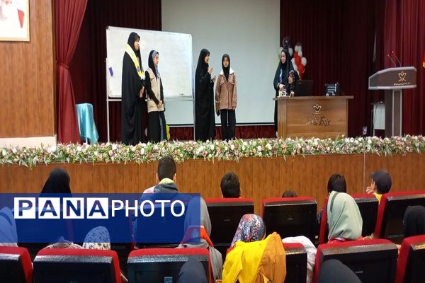 کلاس آموزشی خبرنگاری در کانون مهر تابان نیشابور