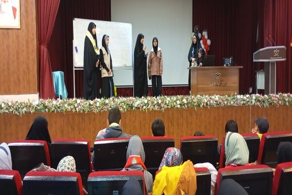 کلاس آموزشی خبرنگاری در کانون مهر تابان نیشابور