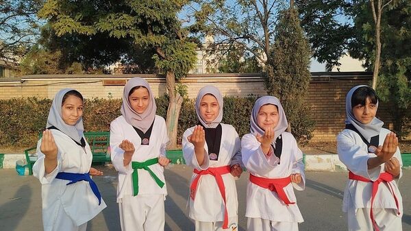 المپیاد ورزشی دانش‌آموزان در مدرسه پنجم مهر