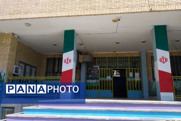 زیباسازی مدارس ملارد به منظور استقبال از دانش‌آموزان با محیطی شاد و تجهیزات نو 