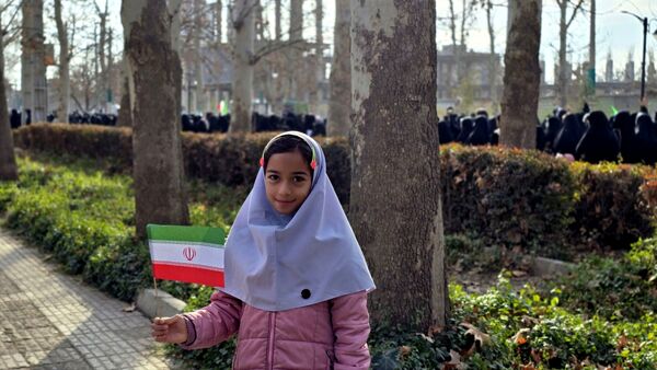 مردم نظرآباد، به فرمان رهبر انقلاب لبیک گفتند