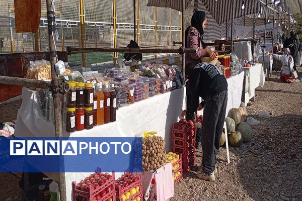 آغاز مراسم روز شهر بار با افتتاح نمایشگاه محصولات محلی و صنایع دستی