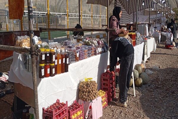آغاز مراسم روز شهر بار با افتتاح نمایشگاه محصولات محلی و صنایع دستی