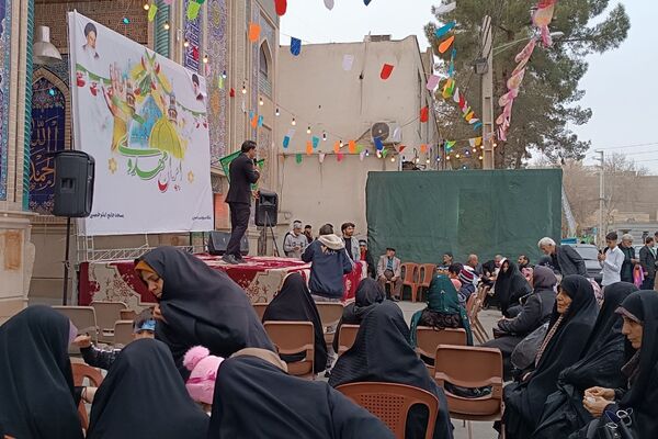 پیشوا غرق در نور نیمه شعبان