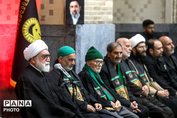 همایش پیرغلامان اهل بیت علیهم‌السلام در حرم مطهر رضوی